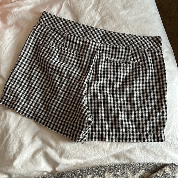 Vineyard Vines Women’s Tie Waist Shorts - Picture 2 of 4